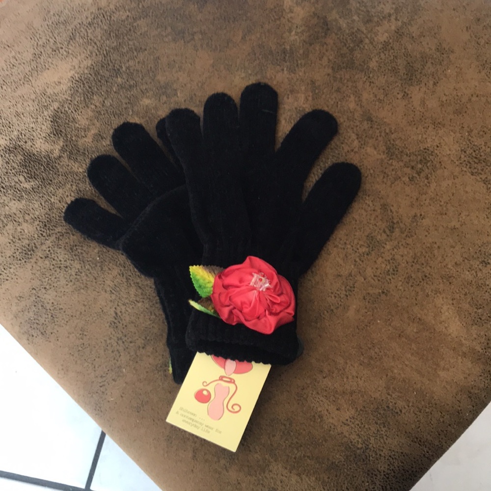 Shihreen Gloves